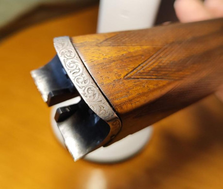 Se ofrece a la venta una escopeta Victor Sarasqueta Modelo 216 HH Hispania, calibre 12, una pieza clásica 42