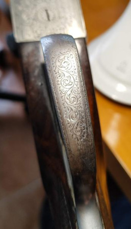 Se ofrece a la venta una escopeta Victor Sarasqueta Modelo 216 HH Hispania, calibre 12, una pieza clásica 52