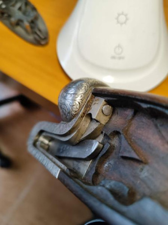 Se ofrece a la venta una escopeta Victor Sarasqueta Modelo 216 HH Hispania, calibre 12, una pieza clásica 71