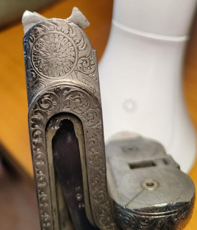 Se ofrece a la venta una escopeta Victor Sarasqueta Modelo 216 HH Hispania, calibre 12, una pieza clásica 80