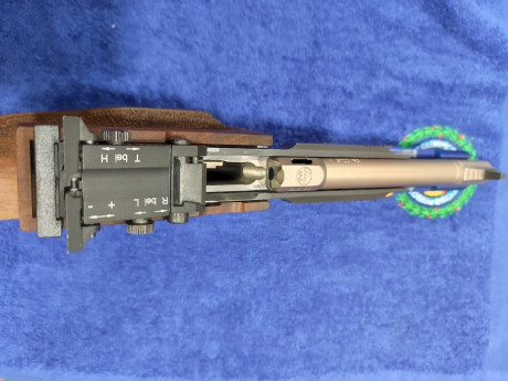 Vendo Feinwerkbau AW93 Light,
en buen estado, con su maletín original, dos cargadores,
manual de instrucciones 02