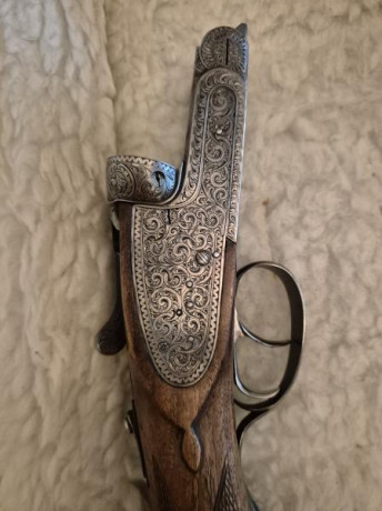 Hola

Aquí os dejo alguna fotografía de esta paralela del 12/70 fabricada en 1982 por Maguregui.

Dos 02