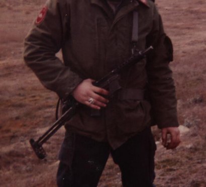 Por favor alguien podria decirme que modelo de subfusil Z es este ?
La foto es de 1981, subfusil utilizado 00