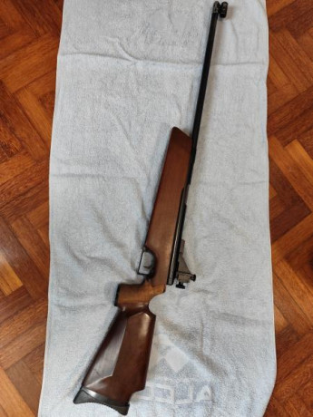 En buen estado, disparando balun de 0,48 g a +_ 180 m/s, unos 7.76 julios.

Tene marcas de uso leves en 02