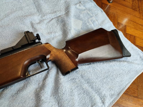 En buen estado, disparando balun de 0,48 g a +_ 180 m/s, unos 7.76 julios.

Tene marcas de uso leves en 12