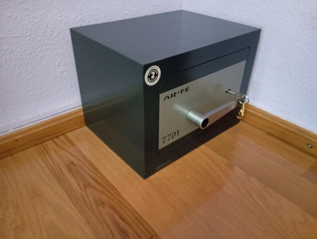 Buenas tardes, un amigo vende un Armero grado tres, como ya sabéis han cambiado la reglamentación y este 70