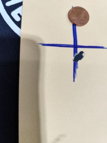 En buen estado, disparando balun de 0,48 g a +_ 180 m/s, unos 7.76 julios.

Tene marcas de uso leves en 50