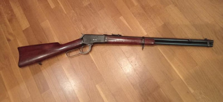 Vendo rifle,Winchester 1892 fabricado en 1908.
Calibre 44/40. 
Curioso ejemplar con engarce de bayoneta 01