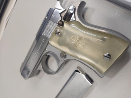 Vendo Pistola Star Calibre 6,35 con 2 cargadores y caja original. Para guiar con licencia A o B. Precio 01