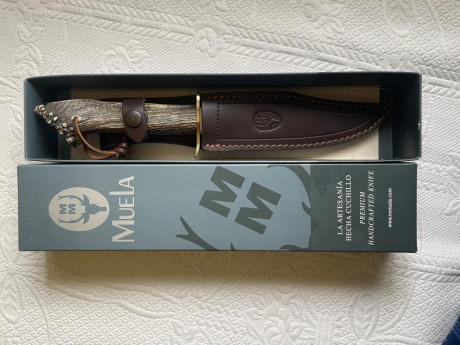 Estan nuevos sin nada de uso , los tengo de colección, se pueden recojer en Malaga capital en mano o hago 12