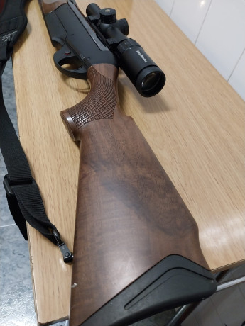 Vendo benelli argo 30-06 con pocos tiros como mucho 3 cajas, tiene visor de batida Nikko stirling  octa 01