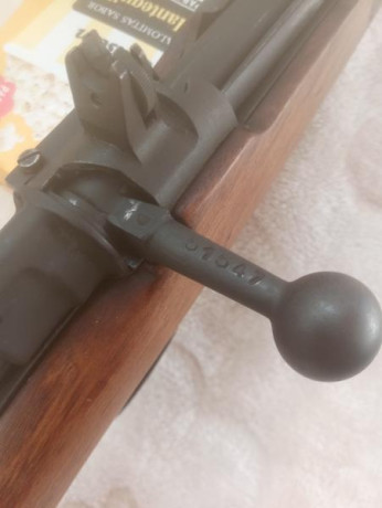 Hola al foro,un compañero vende un Coruña FR8 en muy buen estado de madera y Pavón,con muy poco uso siempre 10