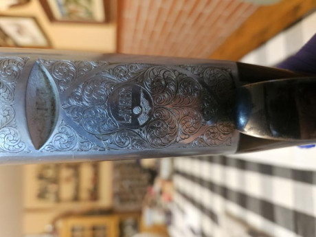 Tiene pocos tiros, cañones 70 a espejo, buen ajuste y buen estado. 350€ + envío. Esta en Vizcaya. Tambien 02