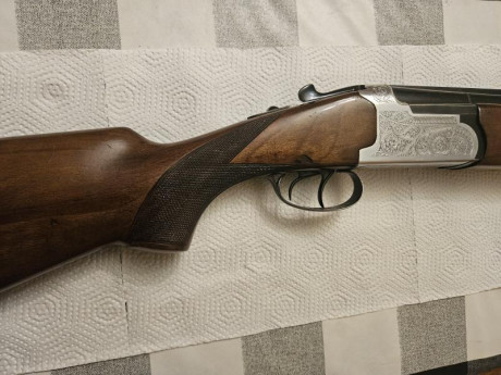 Tiene pocos tiros, cañones 70 a espejo, buen ajuste y buen estado. 350€ + envío. Esta en Vizcaya. Tambien 00