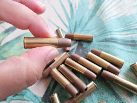 Buenos días compañeros,

Pongo a la venta 20 unidades de balas originales para cualquiera de los revólveres 00