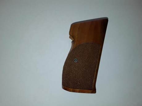  20260316_130013.jpg  20260316_130031.jpg  20260316_130057.jpg 
Cachas Nill nuevas para P210, son mas 01