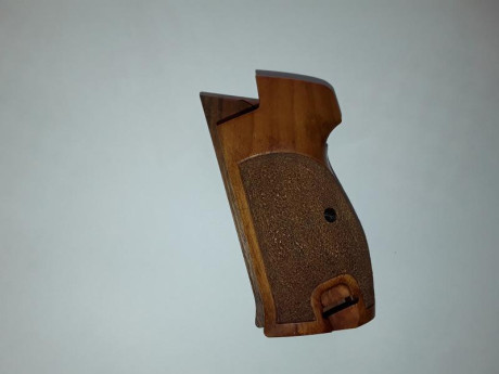  20260316_130013.jpg  20260316_130031.jpg  20260316_130057.jpg 
Cachas Nill nuevas para P210, son mas 00