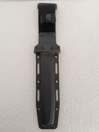 Funda de kydex para cuchillo ka bar USMC , su estado es completamente nueva sin uso , es válida para cuchillo 00