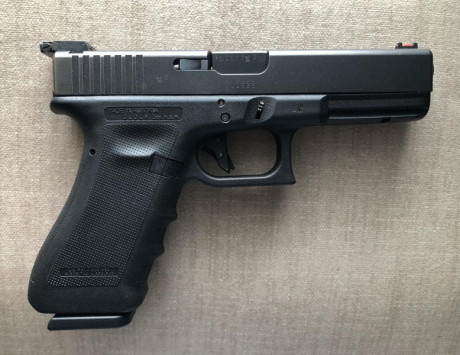 Hola

Vendo impecable Glock 17  modelo RTF (rugose texture frame), edición especial de las que fabricaron 00
