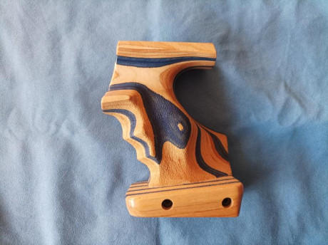 Buenas a todos.
Vendo cacha zurda para Walther GSP, talla M.
La cacha está completa y absolutamente nueva.
La 01