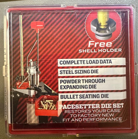 Set 3 dies.  Desempistonador y recalibrar vaina, con anillo de carburo tungsteno, die abrir boca y dosificar 01