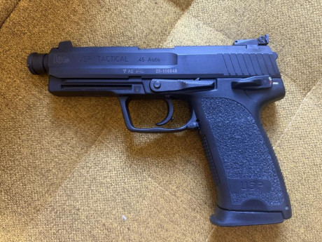 HK USP 45 TACTICAL Y CARRO EXPERT DE 9MM

Arma de estreno, tres cargadores del 45 y 4 de 9 mm.
en su caja 00