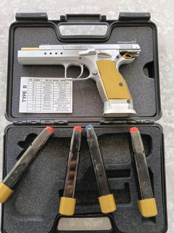 La vendo por no hacerme a eya ya que llevo años tirando con cz
Va con 4 cargadores,corredera aligerada,cañón 01