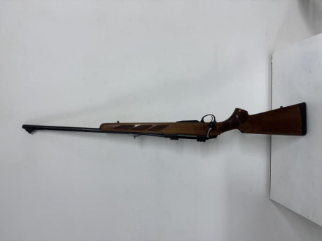 Se vende Tikka T3 Hunter en cal 270 Win, rifle muy preciso y fiable, ideal para caza mayor. Maderas en 02