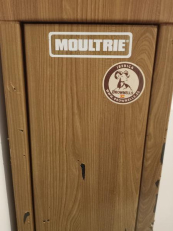 Vendo armero 6 armas largas, con bandeja superior para pistola, municion ect.
El interior lo tengo forrado 01