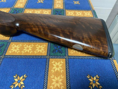 Un amigo vende esta Beretta  en calibre 20,,,perfecta de maderas , aceros,,etc, no ha disparado mas de 10