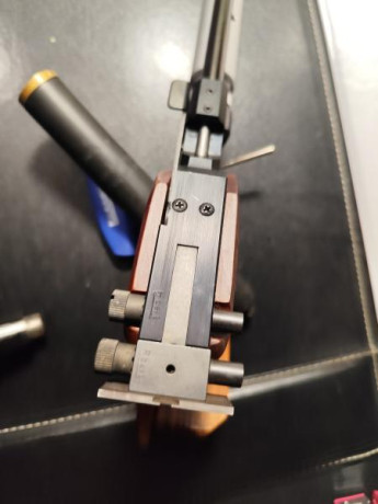 Pistola Walther Cp2 en buen estado.

Con un cartucho original de CO2, con cacha talla M, un adaptador 10