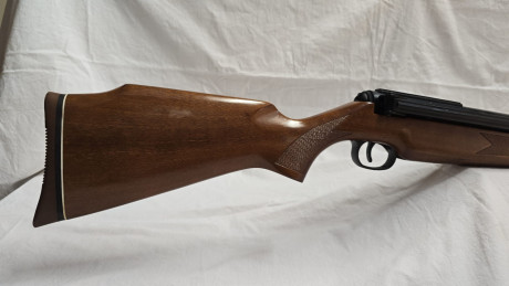 Ahora el turno de esta Diana 48
Impecable de estado y funcionamiento
Calibre 4,5 Potencia sobre los 23j 12