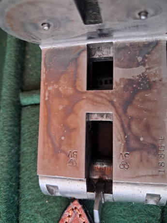 Vendo escopeta Westley Richard calibre 12, 66 de cañon, expulsora, choques 4 y 1 en perfecto estado.
Precio 02