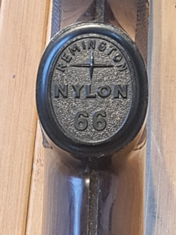 SE VENDE ARMA DE COLECCIÓN 250 EUROS Carabina Remington Nylon 66 semiautomática calibre .22 LR, famosa 00