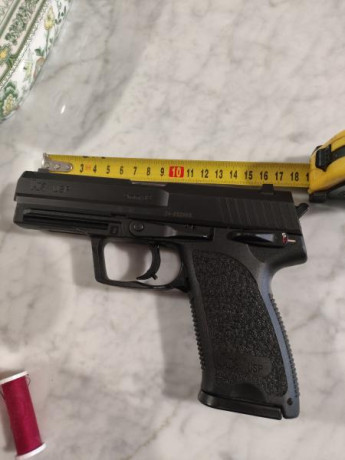 Vendo pistola HK modelo USP calibre 9mm x19 con dos cargadores funda y maletín de transporte como nueva 01