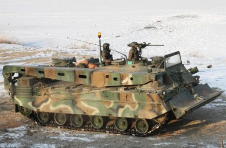 Hola a todos, carristas.
Doy por hecho que os habéis enterado de que hay en marcha un contrato entre Indra 12