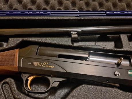 Se vende  BREDA ERMES.
Prácticamente nueva,  procede de sorteo de la sociedad de cazadores.
Se ha utilizado 12