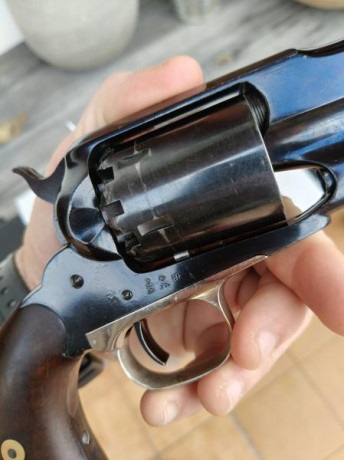 Buenos días

Cambio mi revolver pietta Remington new model army shooter, cal 44 y cañón de 8".

Quizás 11