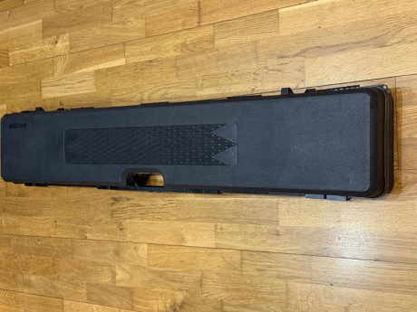 Le toca el turno a mi otro rifle. Un Hawken de Ardesa de paso 1/32  y cal .45, de cuando Ardesa sabía 22