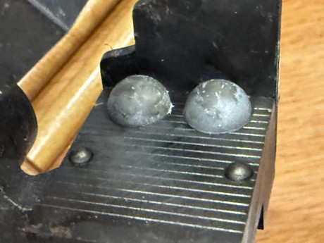 Le toca el turno a mi otro rifle. Un Hawken de Ardesa de paso 1/32  y cal .45, de cuando Ardesa sabía 32