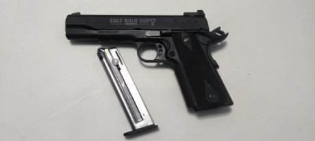 Se vende pistola Colt modelo Gold Cup Trophy en calibre 22LR y guiada en F.
Va con un cargador, se ha 01