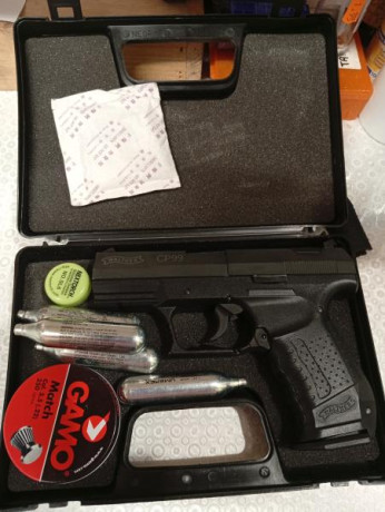 Pongo a la venta estas dos piezas
CP99 de UNAREX. Prácticamente nueva 
Con tres cargadores como se verá 02