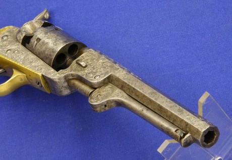 Voy a colocar unas fotos de un arma larga alemana de llave de mecha del siglo XVI. 111