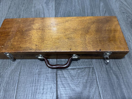 Tiene sus años, pero esta en perfecto uso. 

100€ no incluye portes.

Solo trato en mano en Parla (Madrid) 21