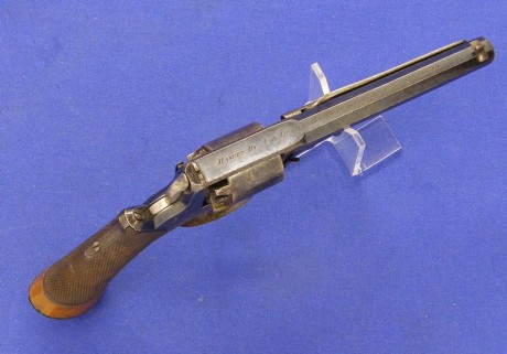 Voy a colocar unas fotos de un arma larga alemana de llave de mecha del siglo XVI. 122