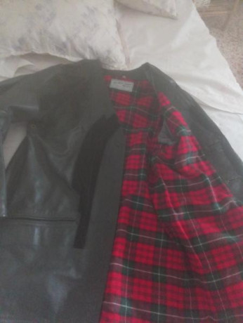 Se vende chaqueta para tiro de la marca Walter de la talla 50 completamente nueva sin uso por 140 €. 02
