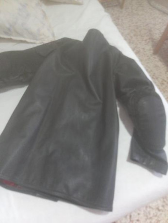 Se vende chaqueta para tiro de la marca Walter de la talla 50 completamente nueva sin uso por 140 €. 01