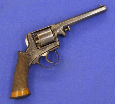 Voy a colocar unas fotos de un arma larga alemana de llave de mecha del siglo XVI. 120