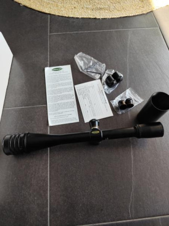 Se vende por 450€ este visor. Con su caja , documentación y accesorios originales, que venían cuando lo 01