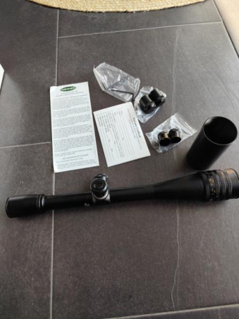 Se vende por 450€ este visor. Con su caja , documentación y accesorios originales, que venían cuando lo 00